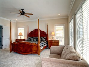 6 slaapkamers, een strijkplank/strijkijzer, gratis wifi, beddengoed