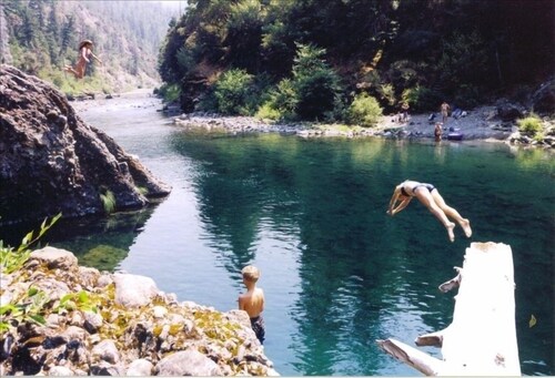 A Beautiful Vacation Awaits You on the Emerald Smith River!