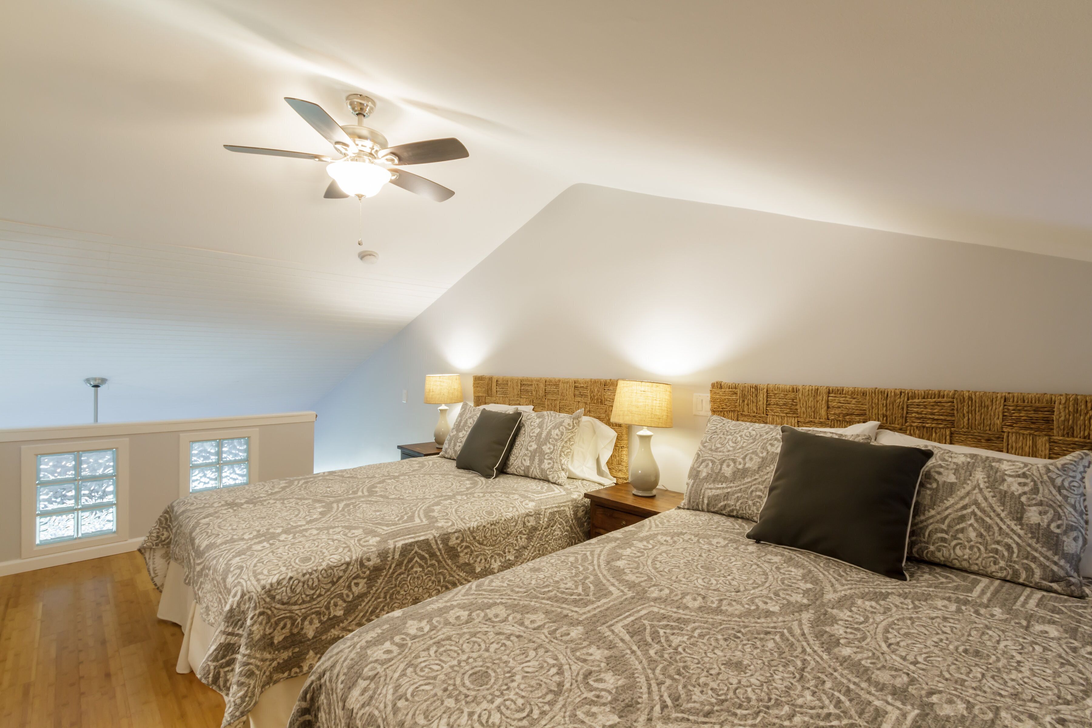 2 bedrooms, travel crib, free WiFi, bed sheets