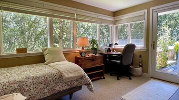 4 Schlafzimmer, Schreibtisch, BĂŒgeleisen/BĂŒgelbrett, kostenloses WLAN