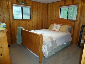 3 bedrooms, bed sheets
