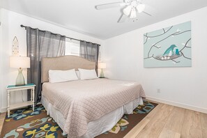 3 bedrooms, free WiFi, bed sheets - Ocean View Corner Home (lower unit)  - 1 house from the Beach! - Walk to all the Hot Spots! (Newport Beach)