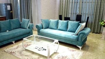 Junior Suite, 1 King Bed, Non Smoking, City View | Egyptian cotton sheets, premium bedding, down comforters