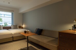 Universal Room, Non Smoking | Down duvets, blackout curtains, soundproofing, iron/ironing board