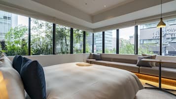 Corner Double Room, Non Smoking | 1 bedroom, down comforters, blackout drapes, soundproofing