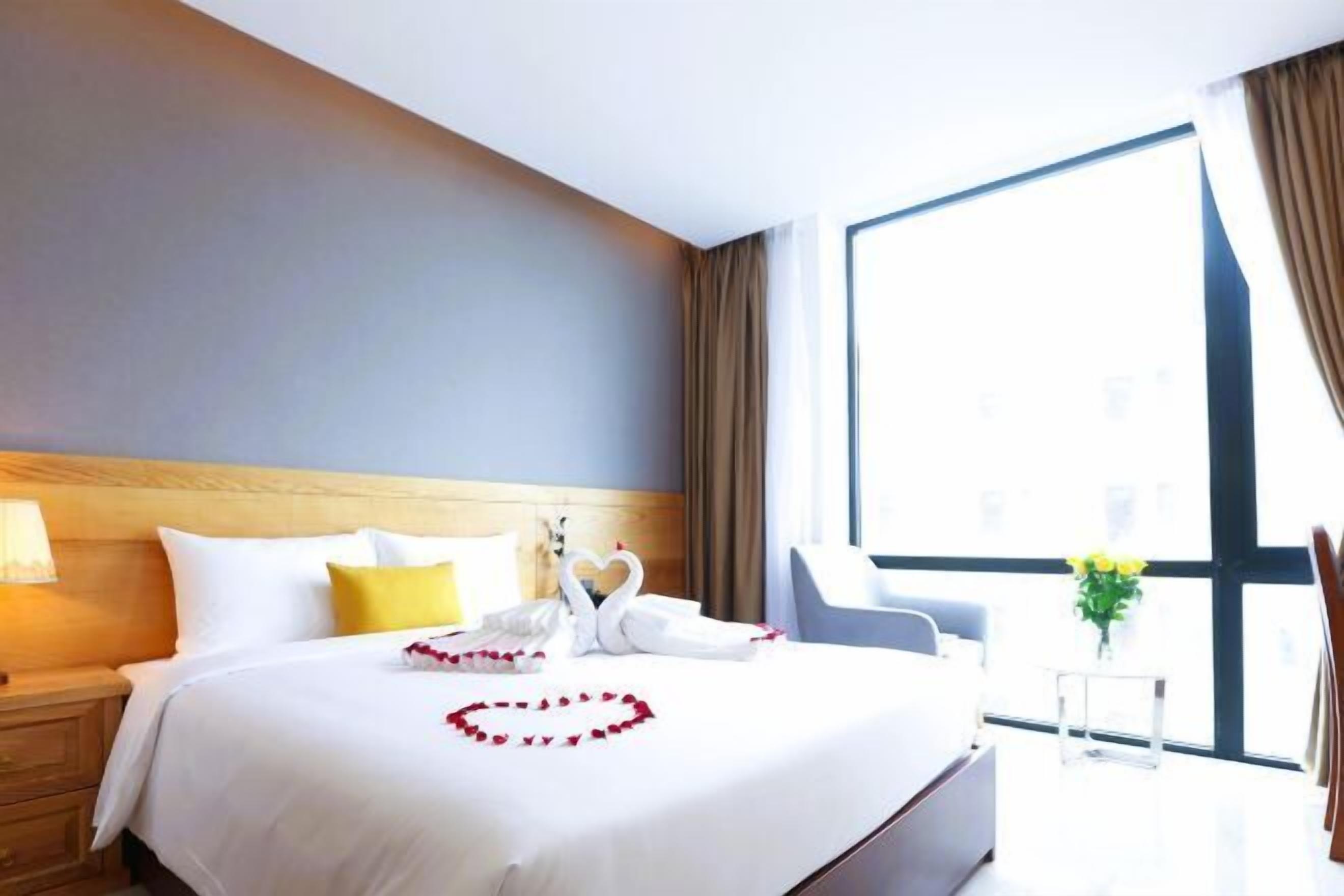 Minibar, in-room safe, desk, blackout curtains