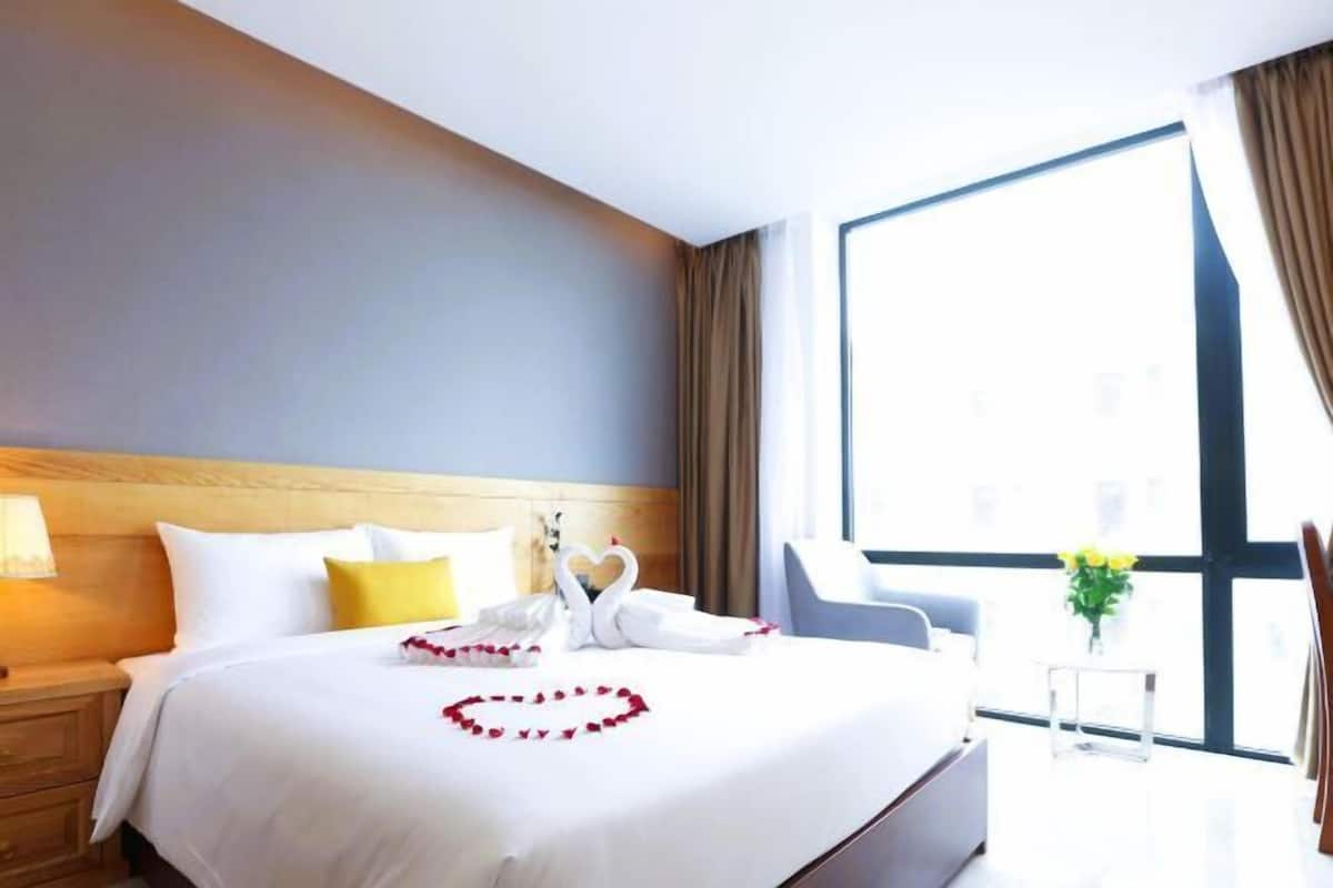 Minibar, in-room safe, desk, blackout curtains