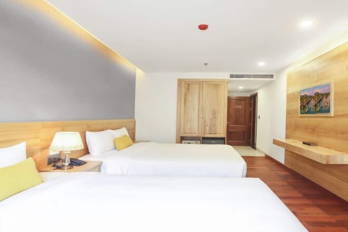 Minibar, in-room safe, desk, blackout curtains