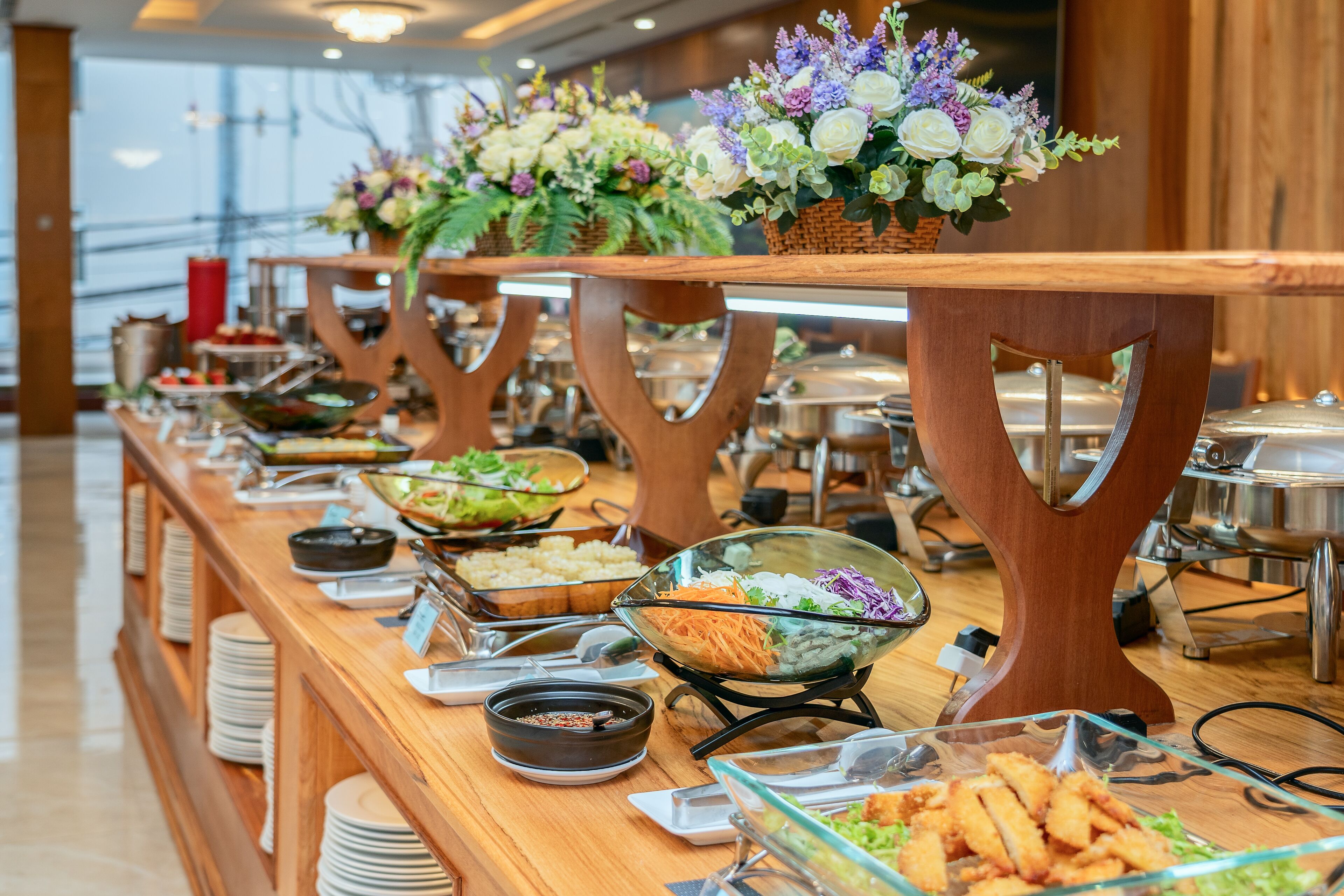 Free daily buffet breakfast 