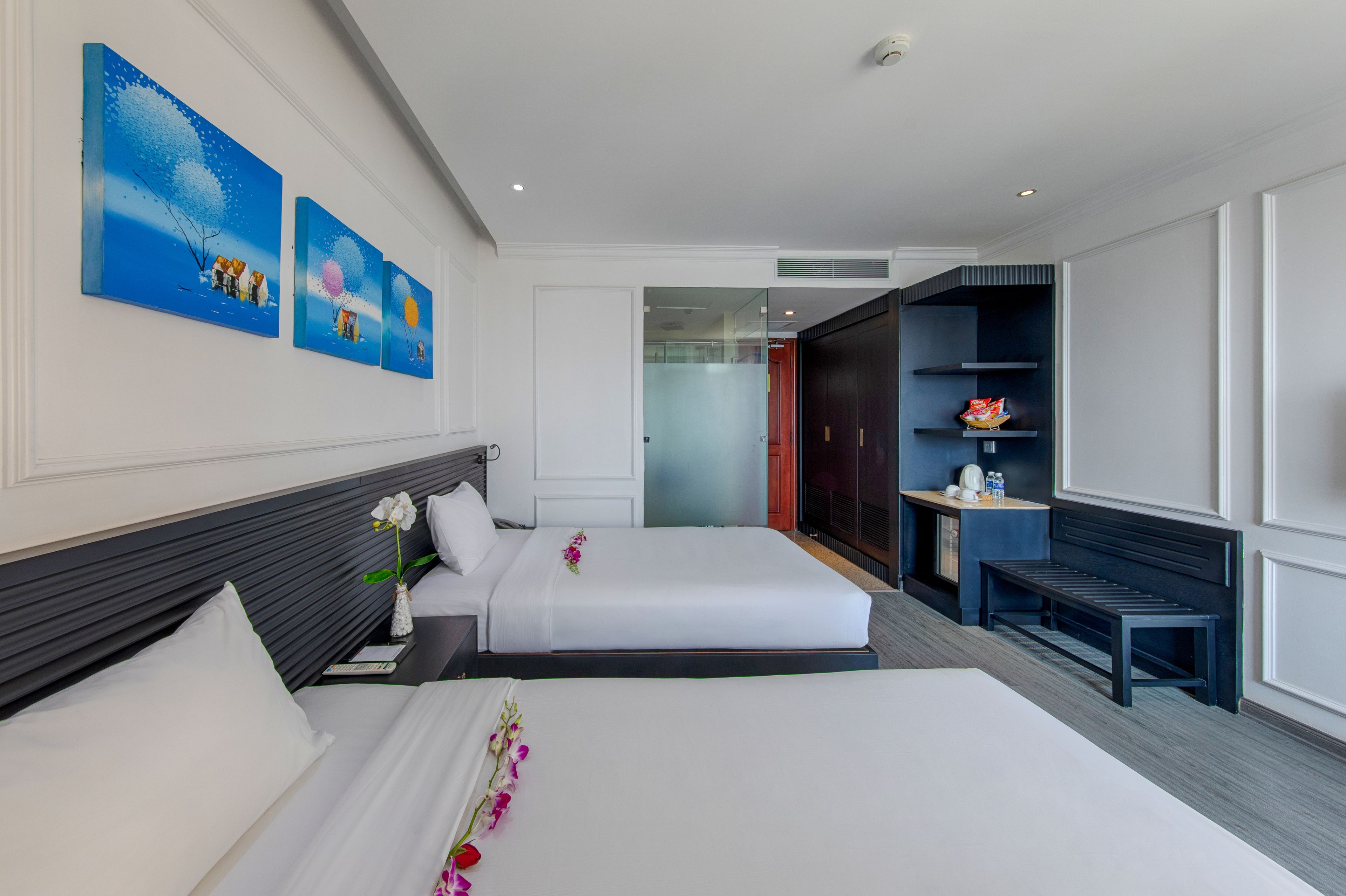 deluxe twin room, city view | 1 bedroom, minibar, in-room safe, free wifi