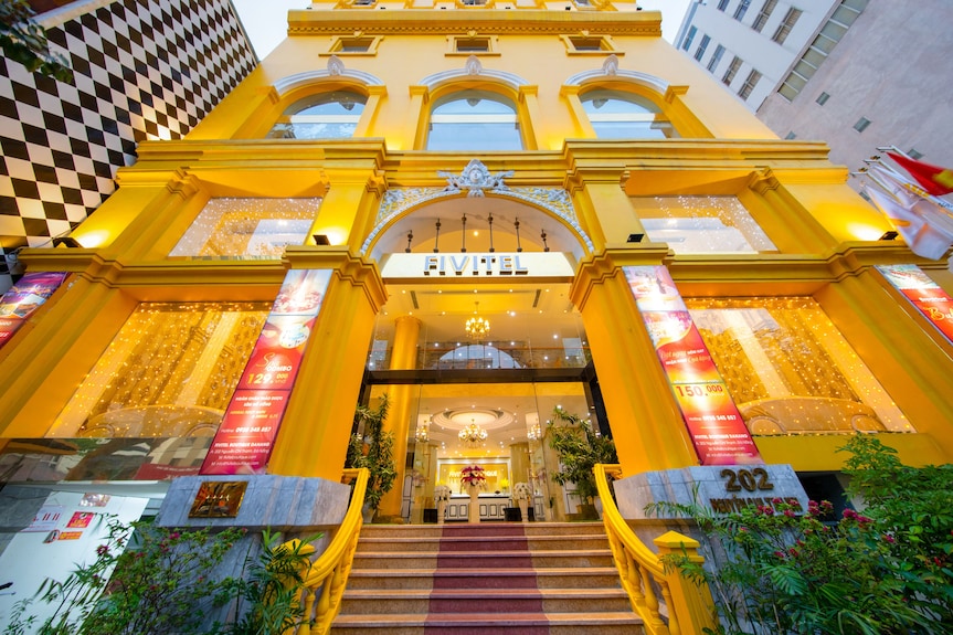 Cổng khách sạn