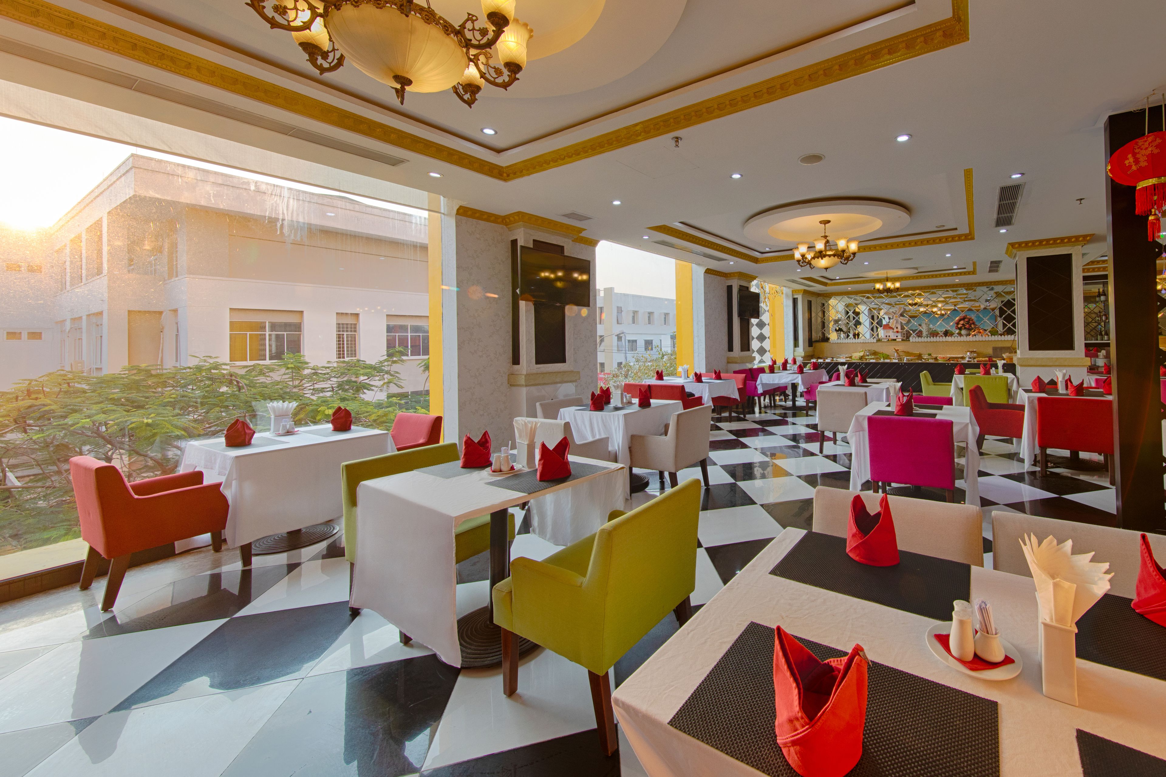 breakfast, lunch, dinner served; local and international cuisine