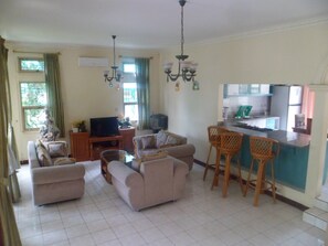 Flat-screen TV - Kota Bunga CC (Cipanas)