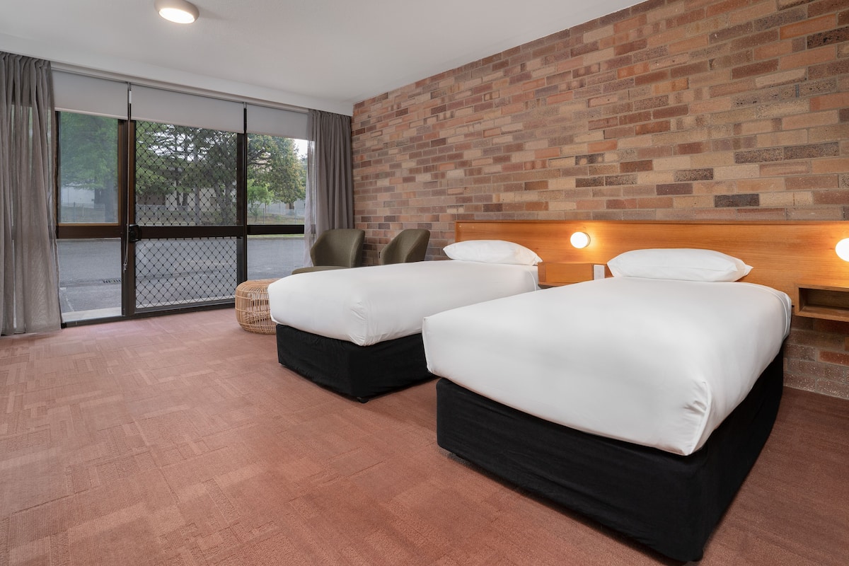 Twin Room (Two Single Beds)