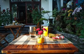 Petit déjeuner composé de spécialités régionales compris tous les jours