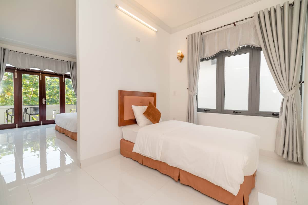 Deluxe Triple Room, 1 Bedroom, City View