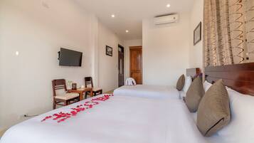Family Room, 2 Bedrooms, Pool View | Egyptian cotton sheets, premium bedding, memory foam beds, minibar