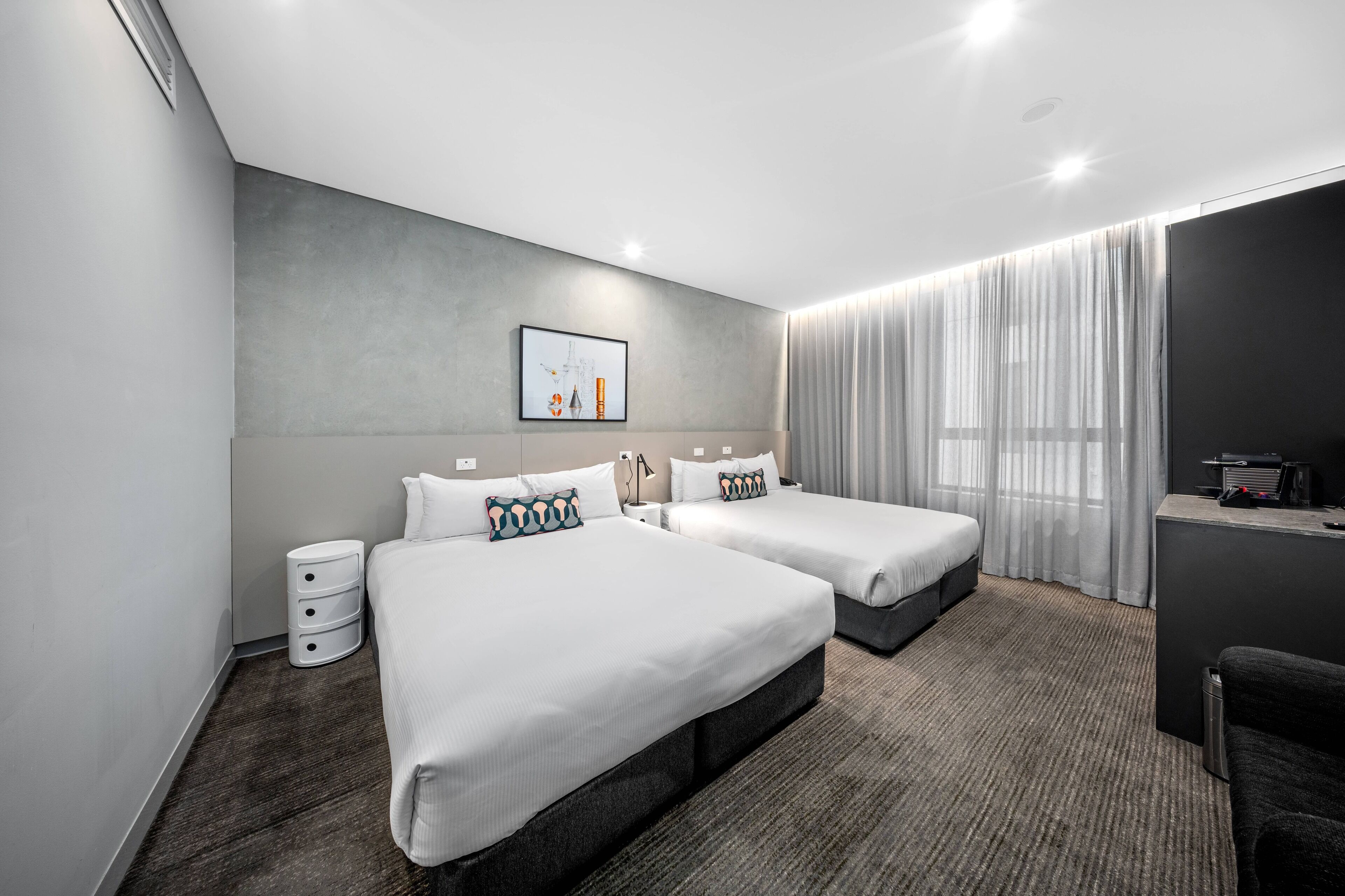 Neljän hengen standard-huone | Minibaari, tallelokero huoneessa