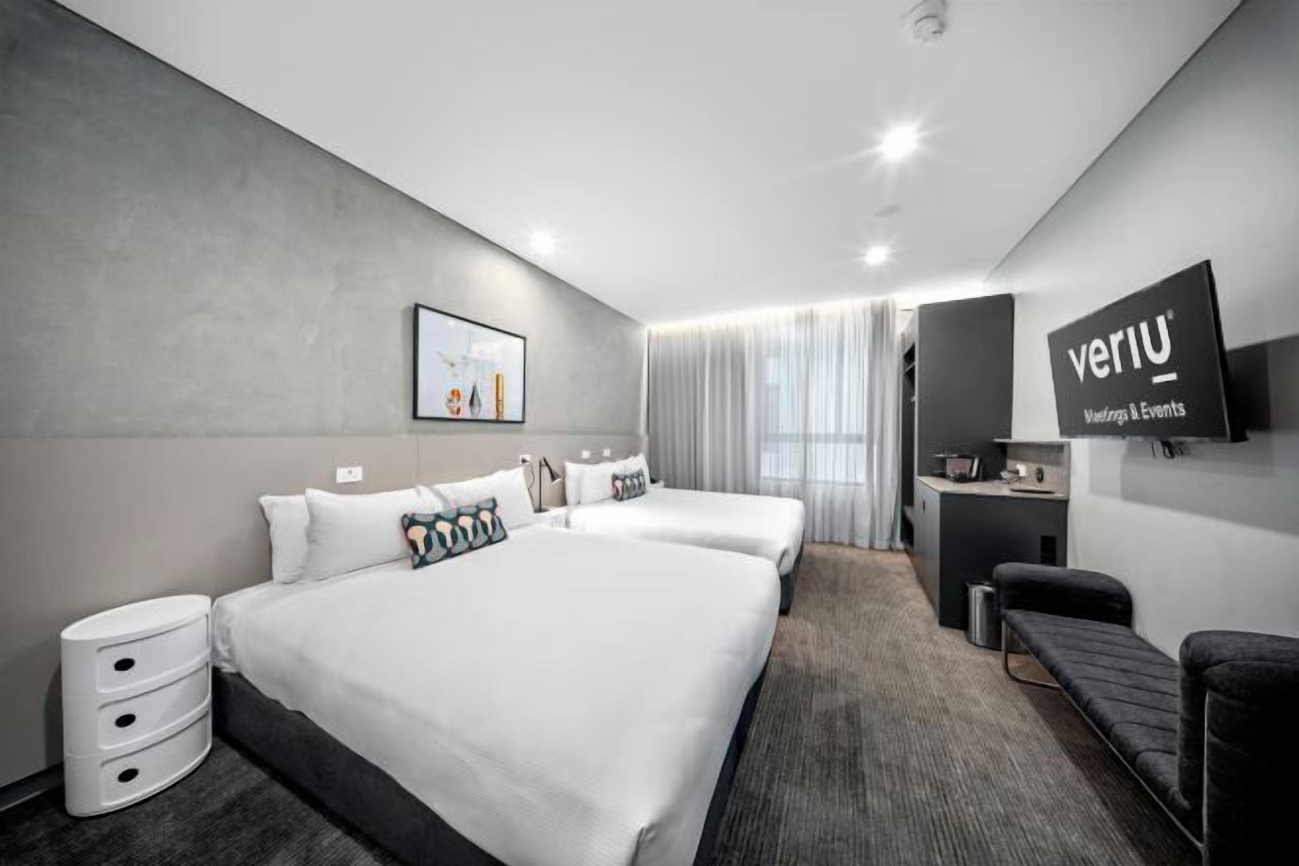 Minibar, Zimmersafe, laptopgeeigneter Arbeitsplatz