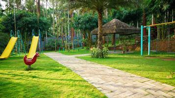 Children’s play area – outdoor