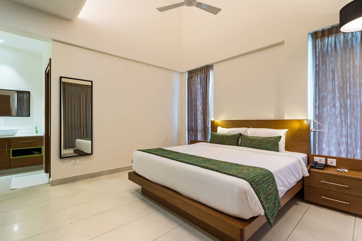 Suite junior | 1 habitación, minibar, muebles diferentes y cortinas blackout