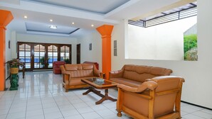 Unclassified image, 3 of 29, button - OYO 206 Hotel Candra Kirana (Yogyakarta)