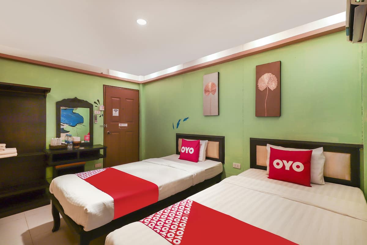 Standard Twin Room | Minibar, desk, free WiFi