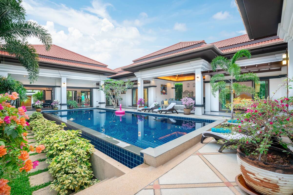 Villa Gelsomino with Private Pool | 4 bedrooms, in-room safe, individually decorated, individually furnished