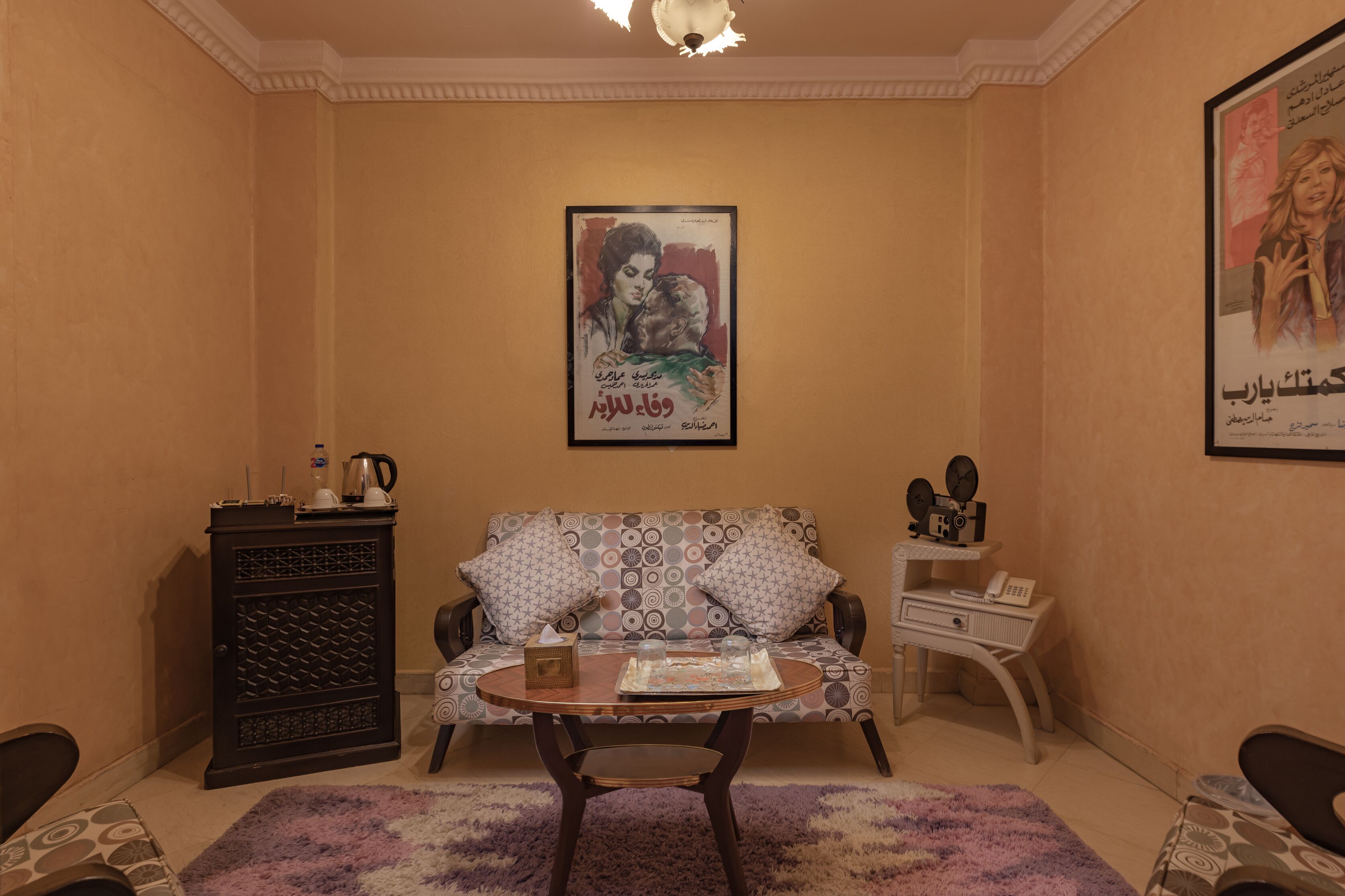 deluxe suite | living area | 40-inch flat-screen tv with satellite channels, tv