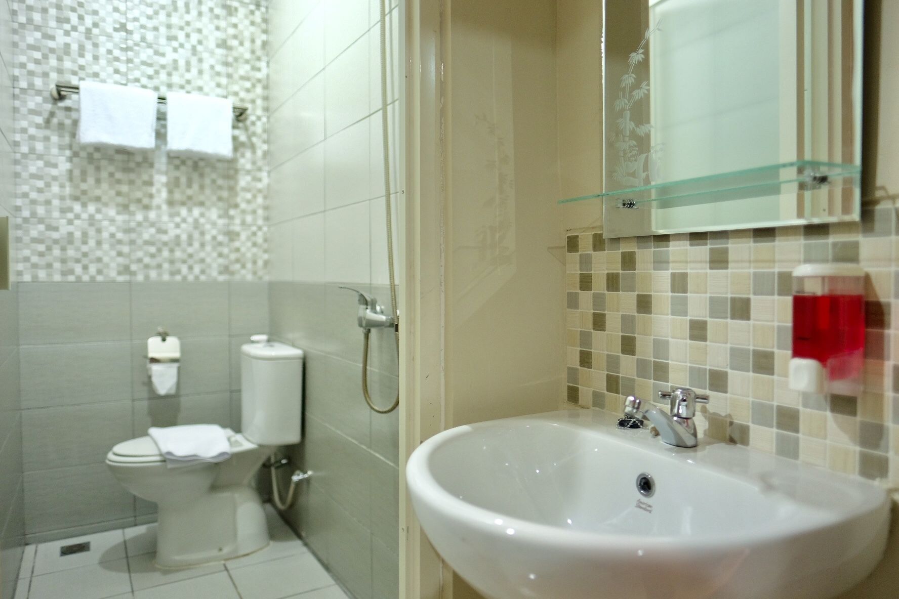 淋浴設備、免費盥洗用品、毛巾