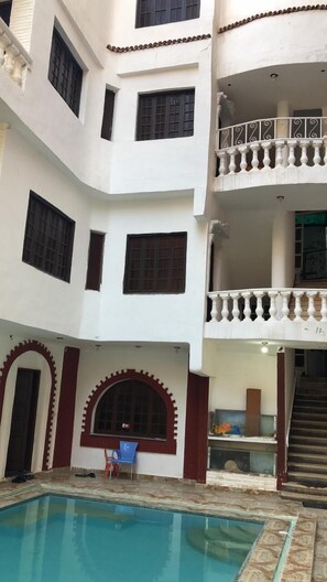 Front of property - Villa Bianchi (Al-'Amriyah)