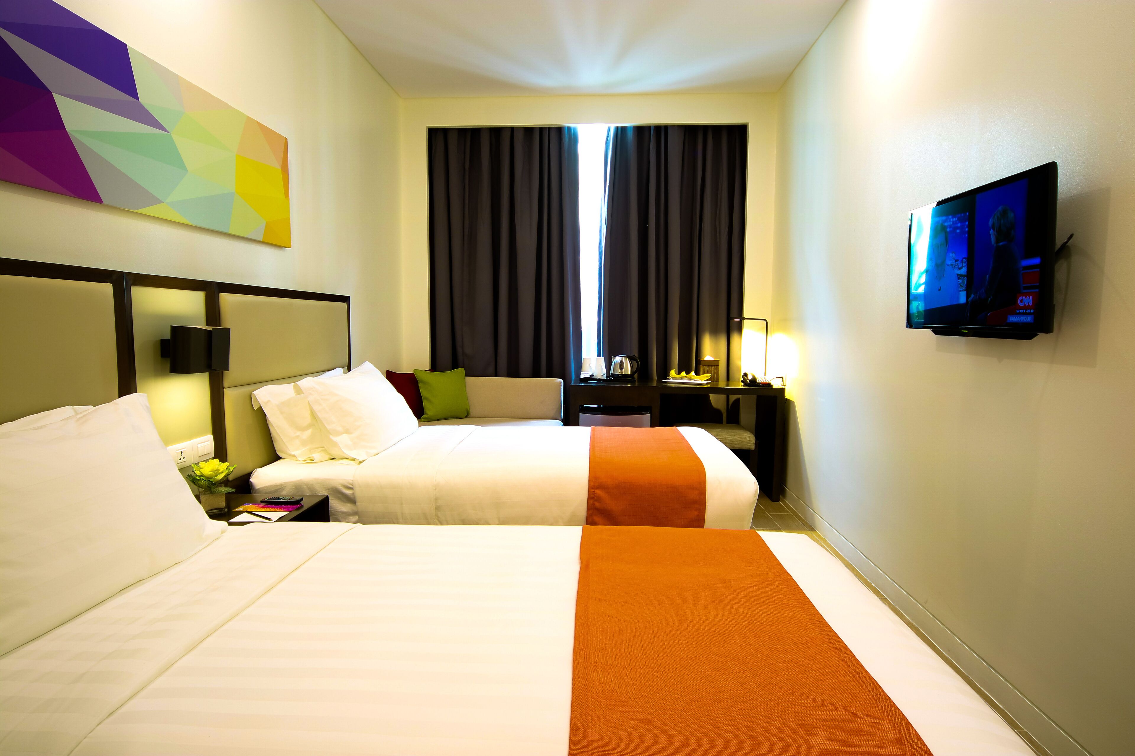 standard twin room | 1 bedroom, minibar, in-room safe, desk