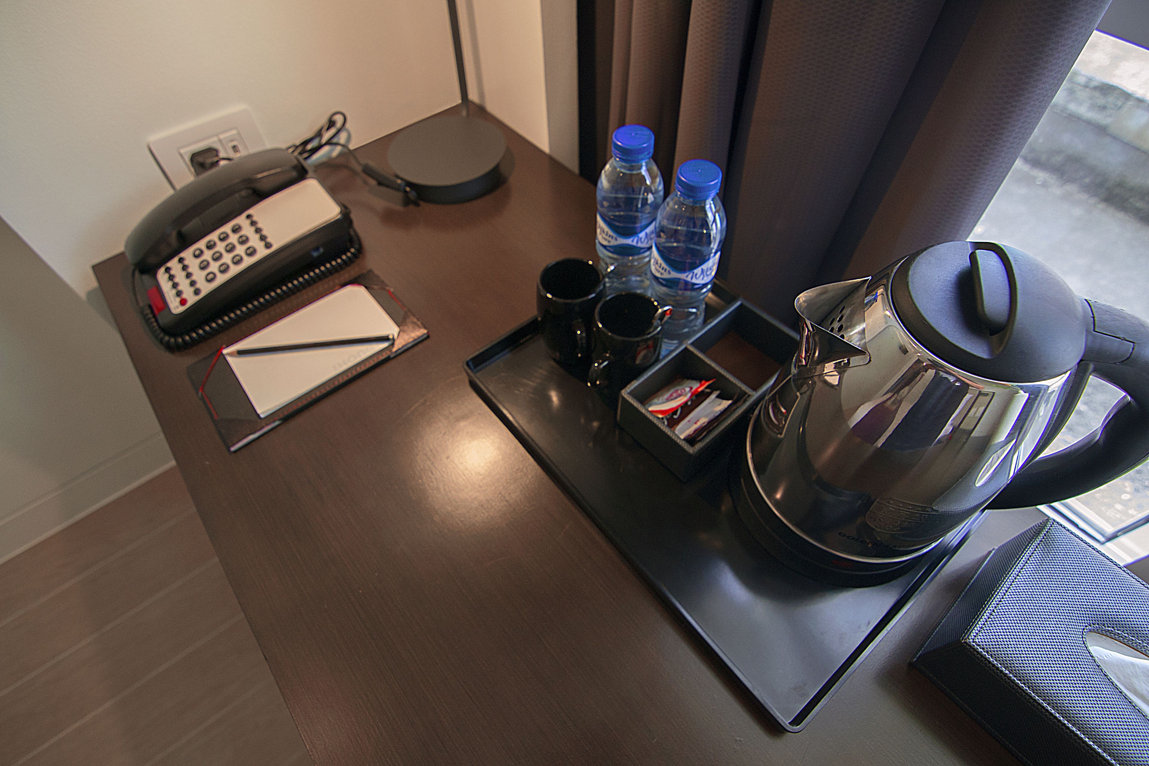 standard twin room | 1 bedroom, minibar, in-room safe, desk