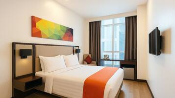 Minibar, in-room safe, desk, iron/ironing board