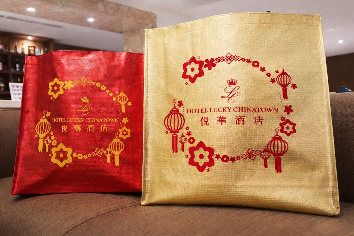 Shop and Stay Package with One Shopper's Bag | Minibar, in-room safe, desk, iron/ironing board