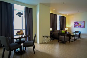 Executive Suite | Living area