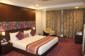 Coffres-forts dans les chambres, Wi-Fi gratuit, draps fournis