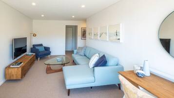 Apartment, 2 Schlafzimmer, Nichtraucher | Wohnbereich | Flachbildfernseher