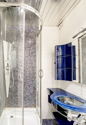 Apartment | Bathroom