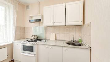 Apartment | Eigene Küche | Großer Kühlschrank, Mikrowelle, Ofen, Herdplatte