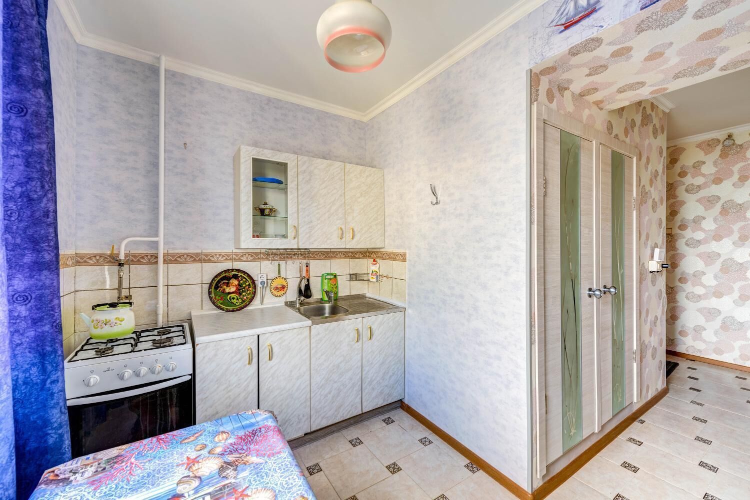 Bügeleisen/Bügelbrett, kostenloses WLAN, Bettwäsche