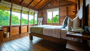 豪華樹屋, 1 張加大雙人床, 非吸煙房, 山景 | 迷你吧、客房內保險箱、書桌、遮光布/窗簾