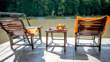 Sun deck