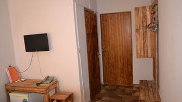 Caja de seguridad en la habitación, wifi gratis y ropa de cama