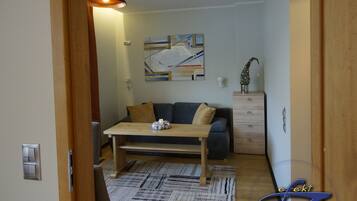 Studio | 1 bedroom, in-room safe, individually decorated, individually furnished