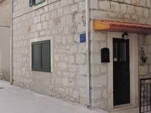 Property entrance - Apartments Lana (Split)