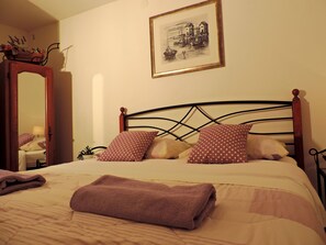 Studio | Setrika/meja setrika, Wi-Fi gratis, dan seprai linen