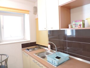 Studio | Private kitchen | Fridge, microwave, stovetop, electric kettle