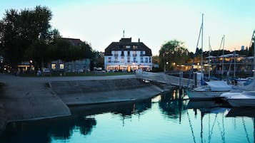 Façade de l’hébergement - soirée/nuit