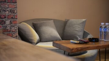 华丽客房, 壁炉, 河景 (Hottub / Jakuzi) | 3 多间卧室、免费 WiFi、床单